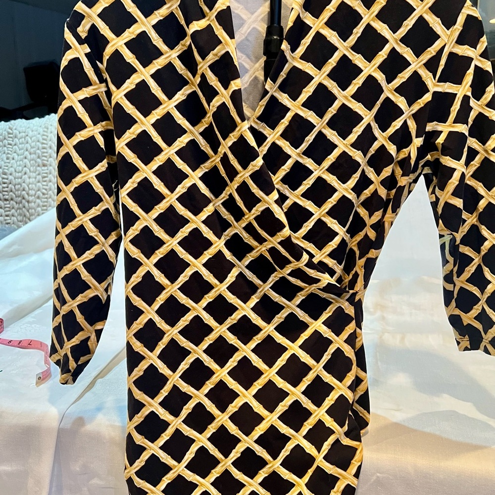 J. McLaughlin Black and Gold Bamboo wrap dress